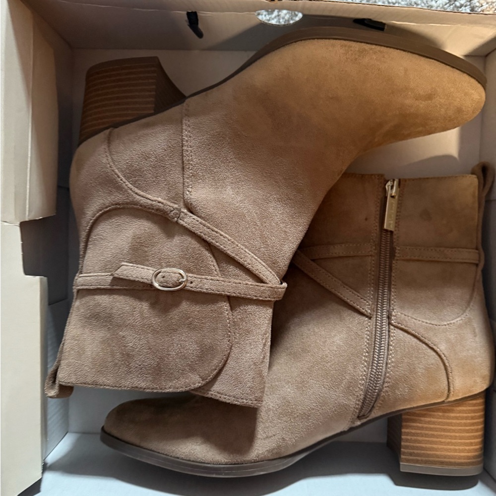 Anne Klein Moore Boots- 8 NEW Sand